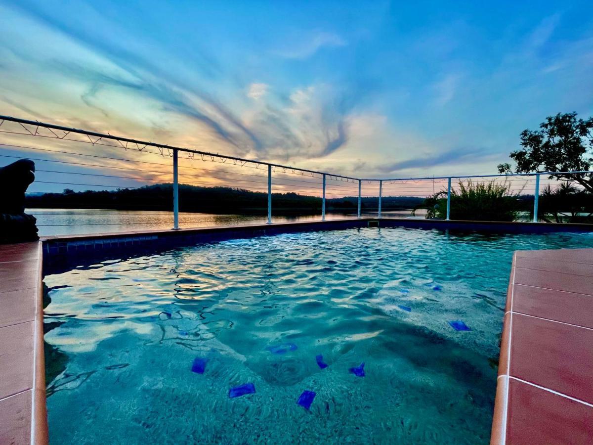 De Lago Resort On Lake Bennett 외부 사진